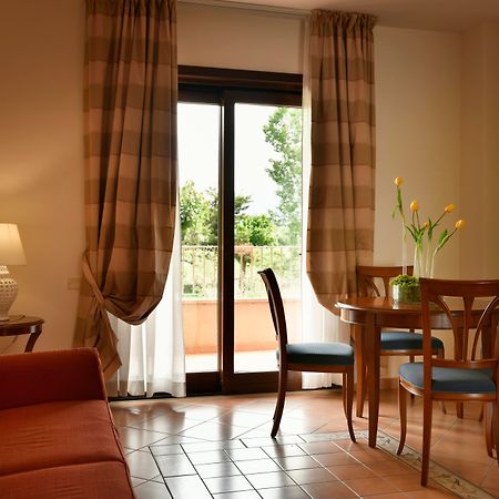 פסטום Minerva Resort Hotel מראה חיצוני תמונה